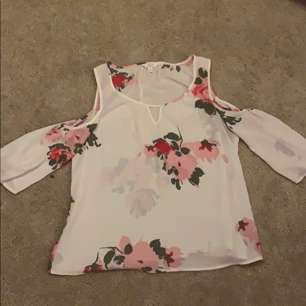 Mid sleeve open shoulder blouse